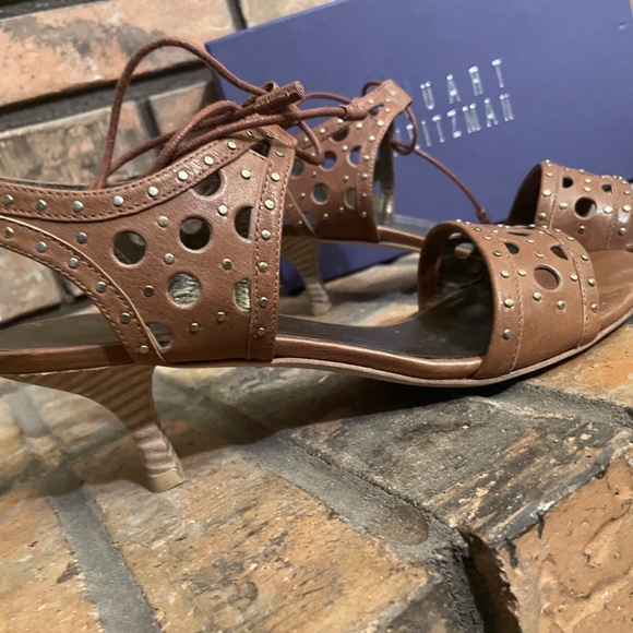 Stuart Weitzman Circular open toe sandal with kitten heels Toffee Size 9.5 - Picture 2 of 6